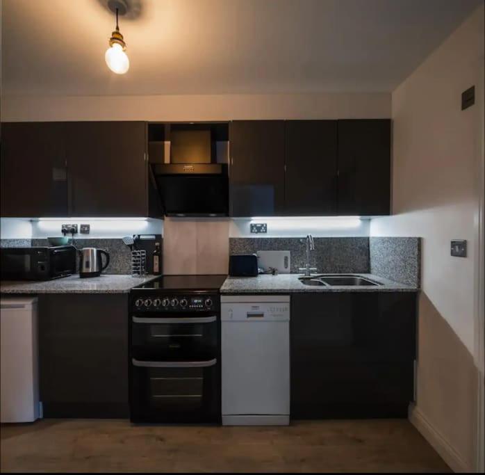 Spacious 2 Bedroom Apartment Near Seafront Penzance Eksteriør billede